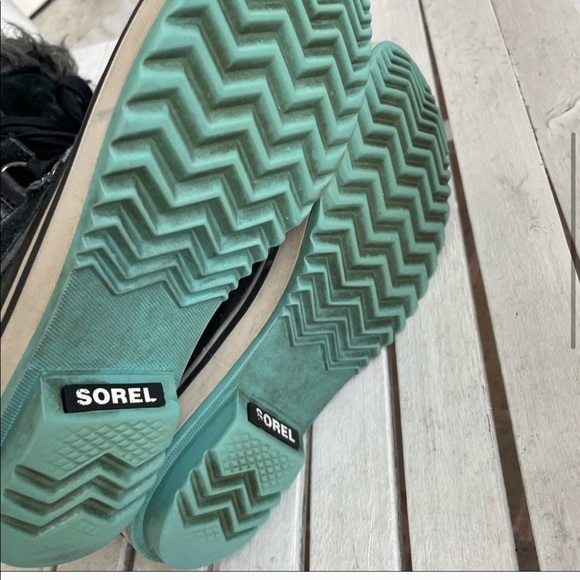 Sorel Girls Black Winter Fur Boots - Picture 5 of 8